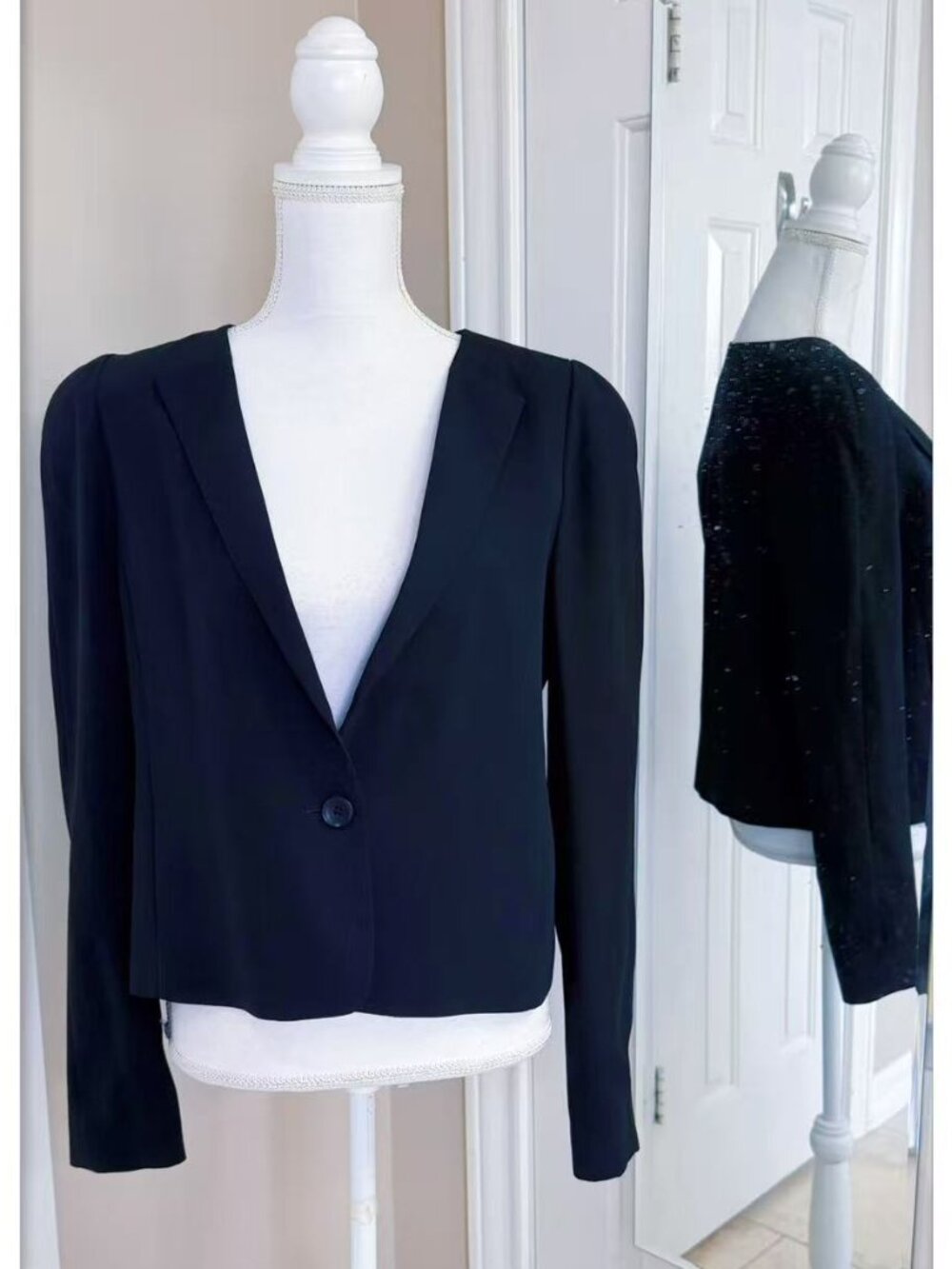 BCBG Maxazria cropped black puff sleeves blazer
